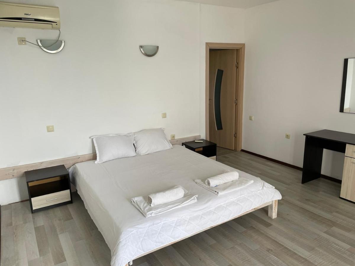 Safo Apartments And Rooms Sozopol Exterior photo