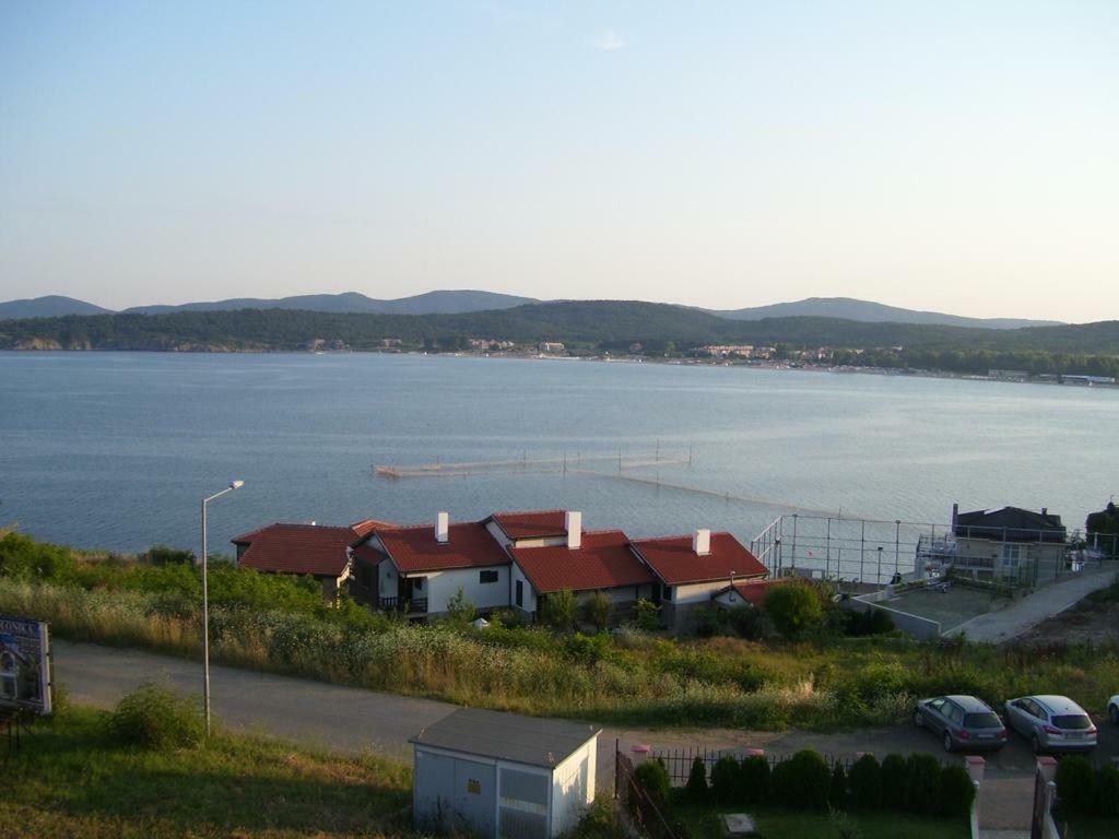 Safo Apartments And Rooms Sozopol Exterior photo